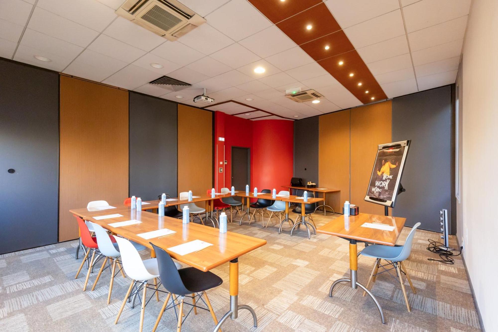 Ibis Le Puy-En-Velay Centre Hotel Exterior photo